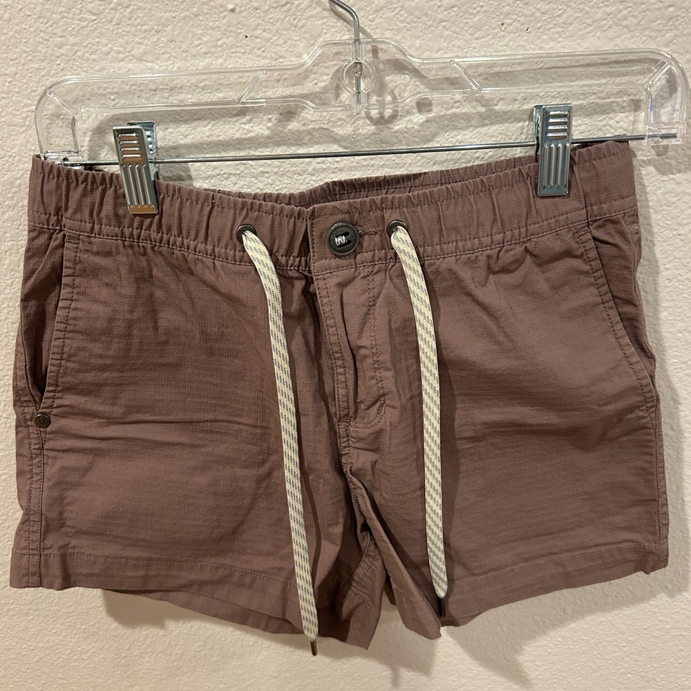 Vuori Brown Cargo Shorts with Elastic Waistband